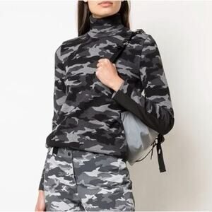 Aztech Mountain Aspen Matterhorn Turtle Neck Sweater Camo Wool Size 3/Large